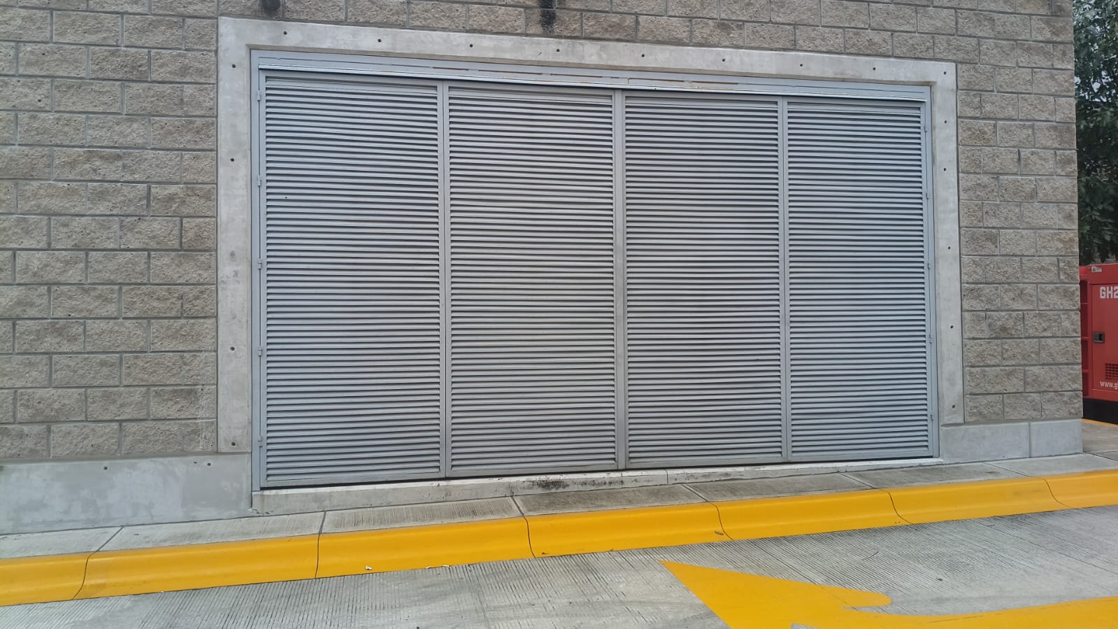 Persiana metálica de ventilación